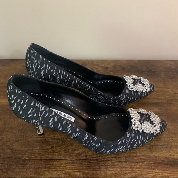 NWOT Manolo Blahnik Hangisi Black Jacquard Jewel Buckle Pump, 70mm (2.75" heel) - Picture 5 of 14